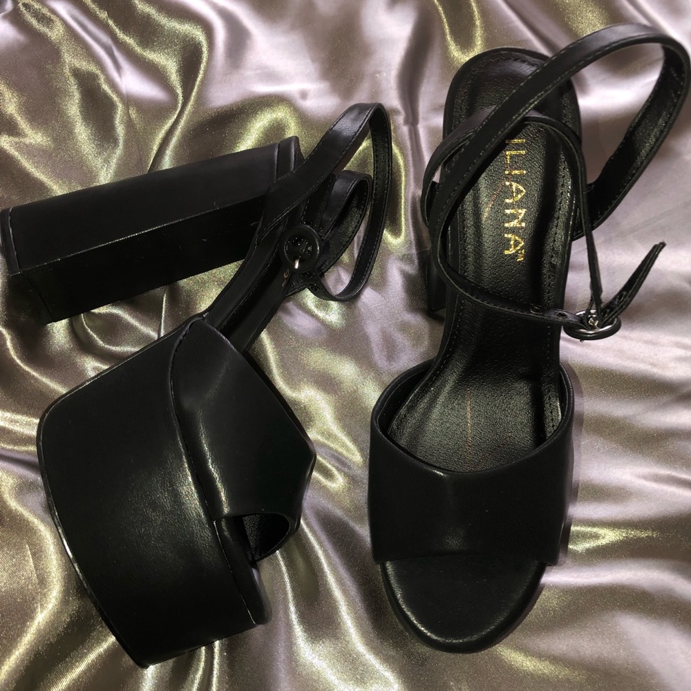 Black heels w platform 💃🏾